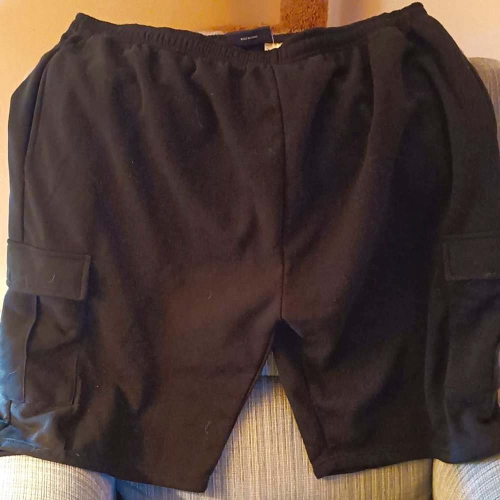 Renegade Men's Cargo Sweat Shorts 5XL. NWT 2 pair available